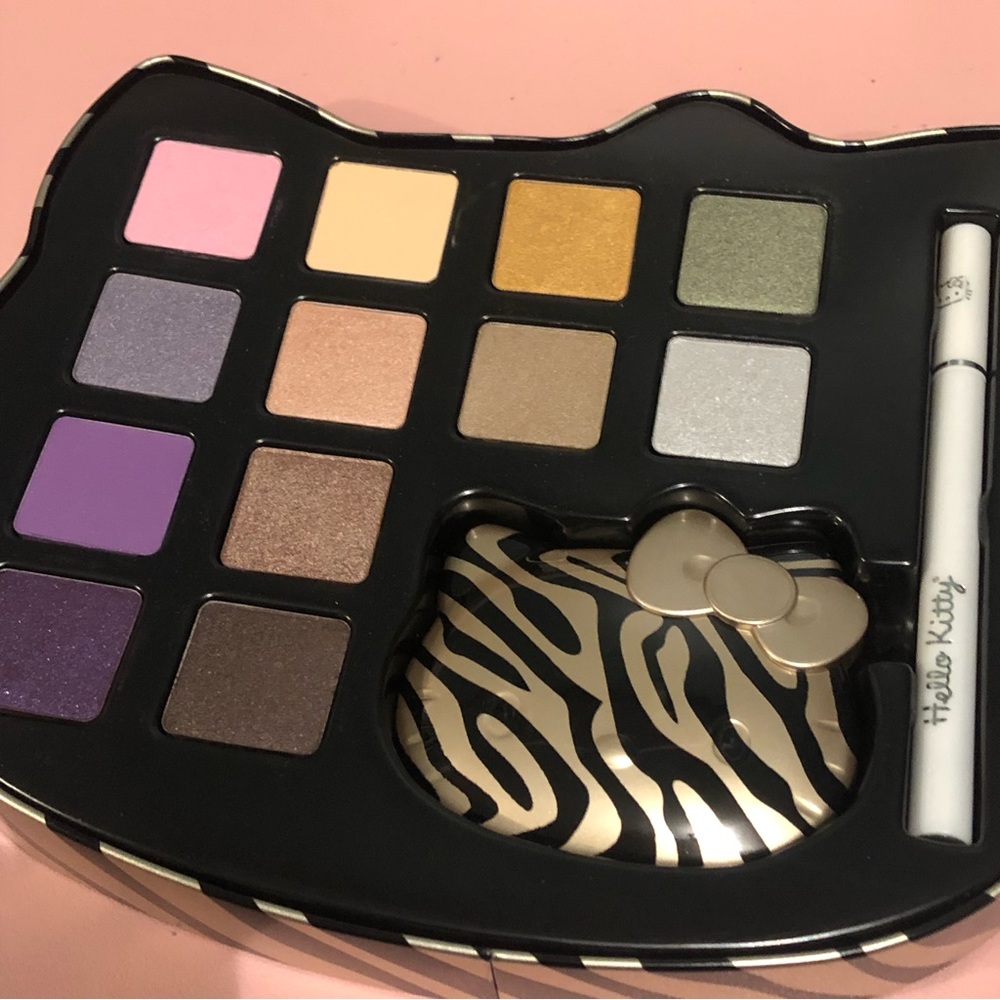 Brand new Hello kitty makeup palette